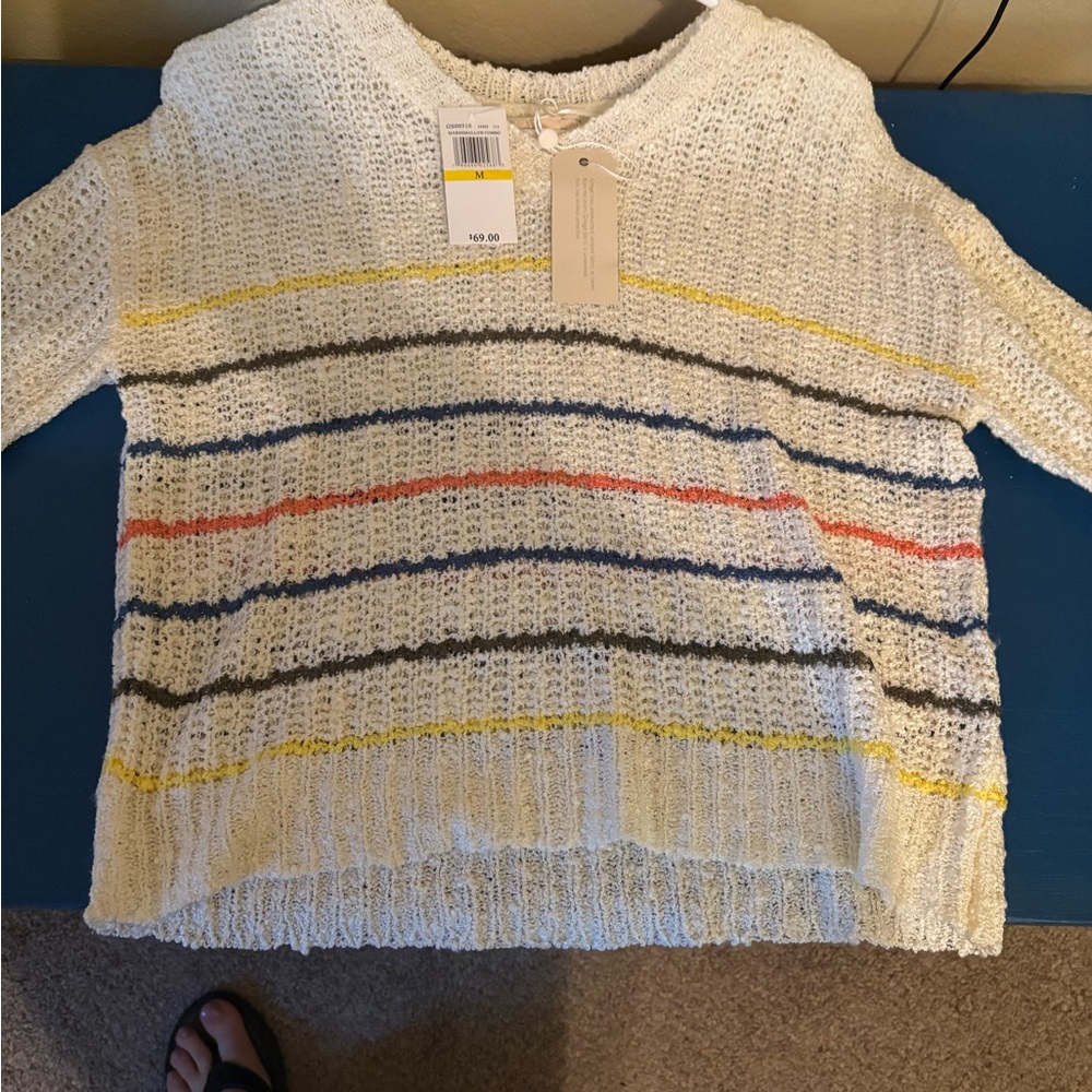 Grelge knitted light sweater